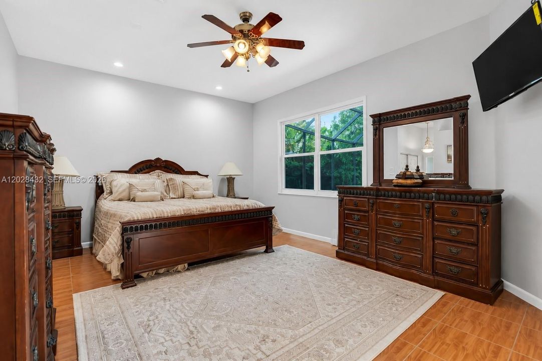 For Sale: $1,100,000 (5 beds, 3 baths, 2879 Square Feet)