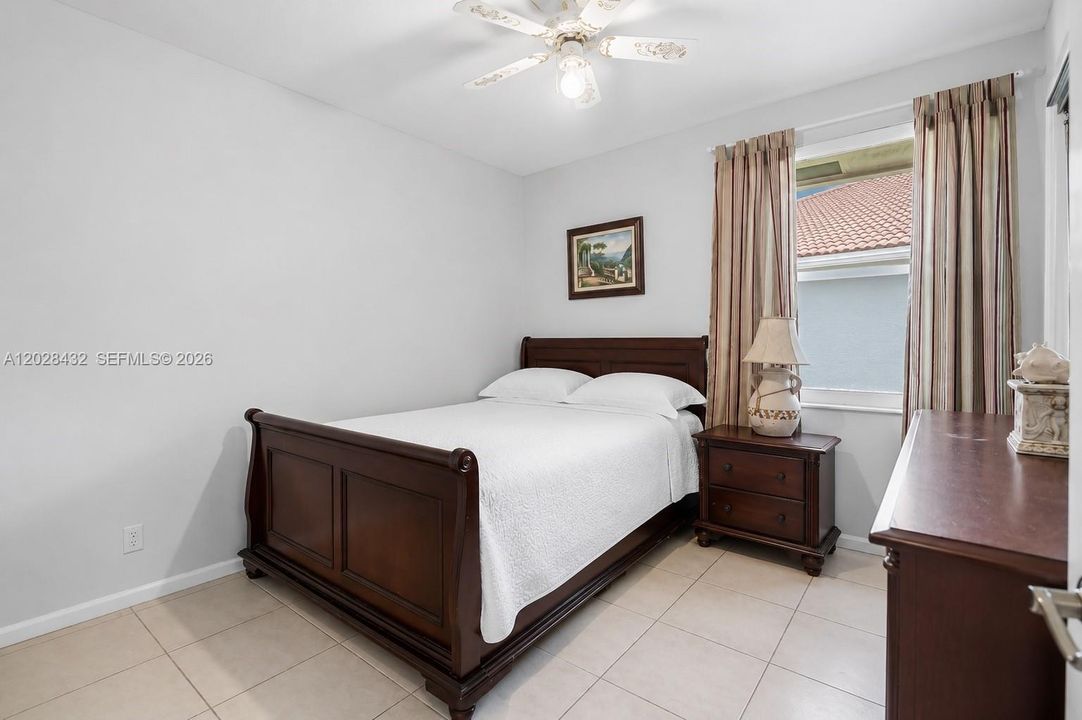For Sale: $1,100,000 (5 beds, 3 baths, 2879 Square Feet)