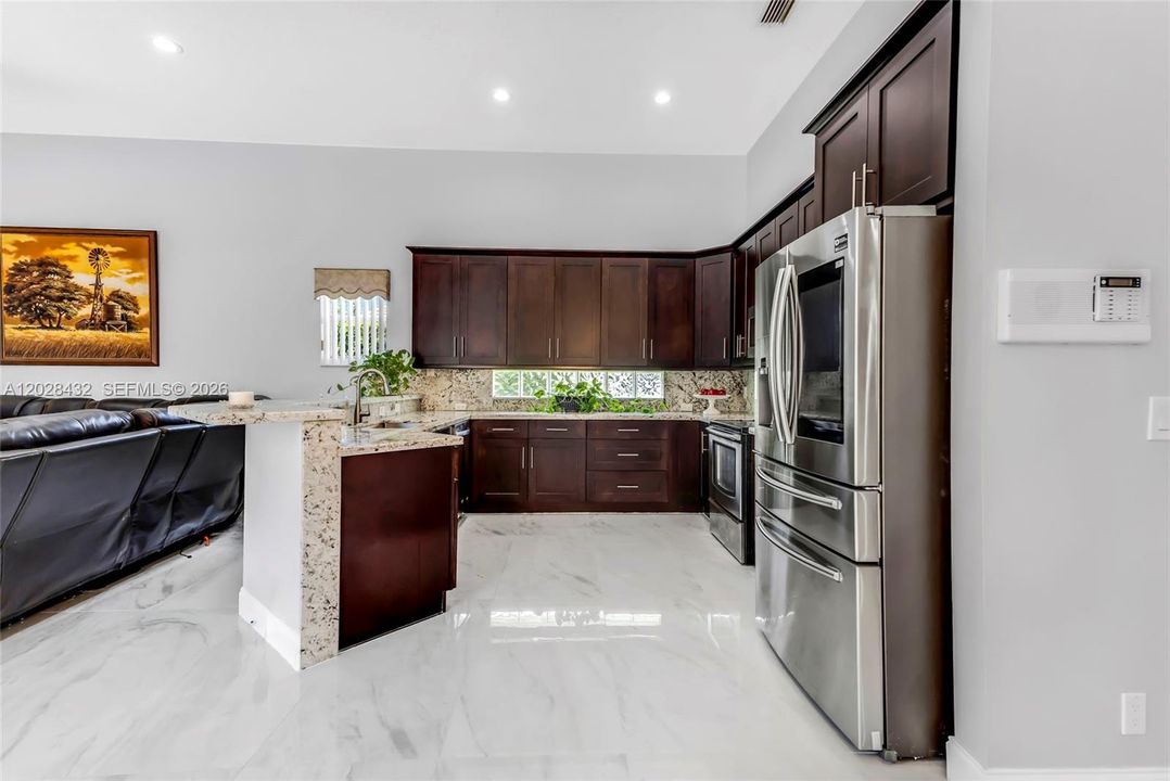 For Sale: $1,100,000 (5 beds, 3 baths, 2879 Square Feet)