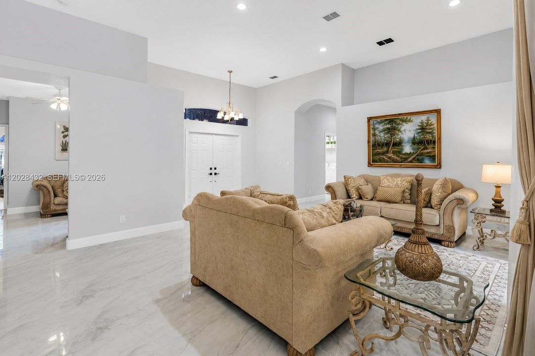 For Sale: $1,100,000 (5 beds, 3 baths, 2879 Square Feet)