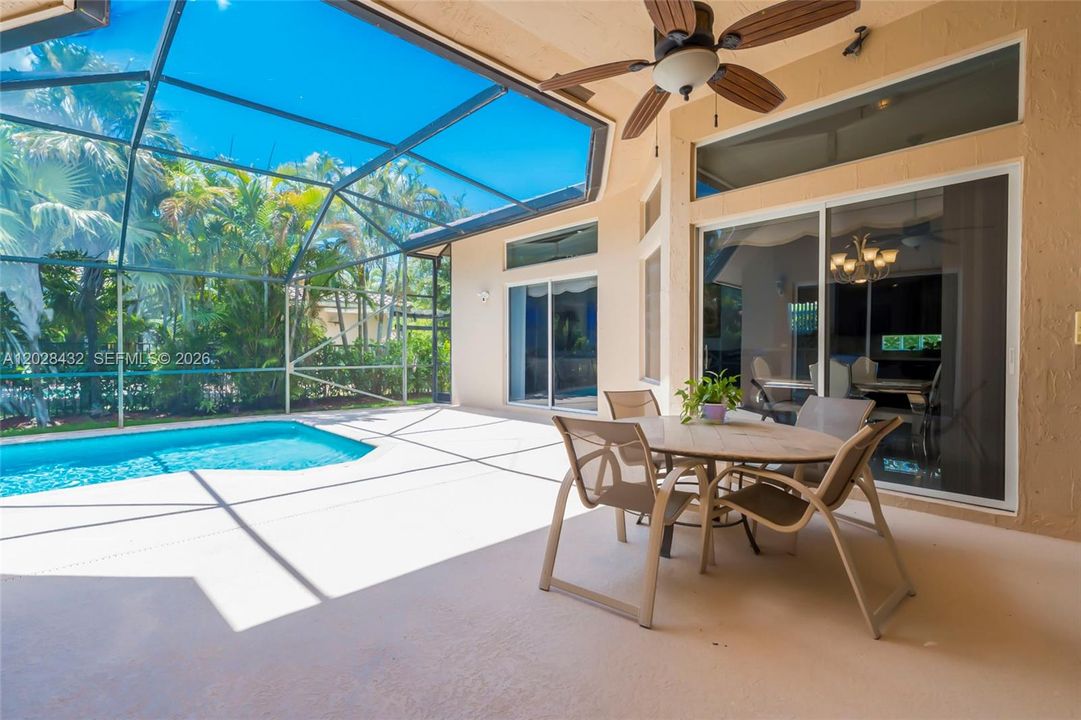 For Sale: $1,100,000 (5 beds, 3 baths, 2879 Square Feet)