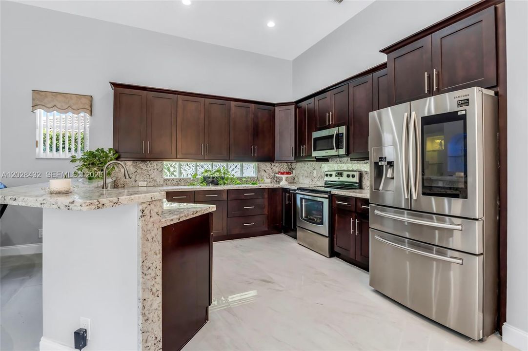 For Sale: $1,100,000 (5 beds, 3 baths, 2879 Square Feet)