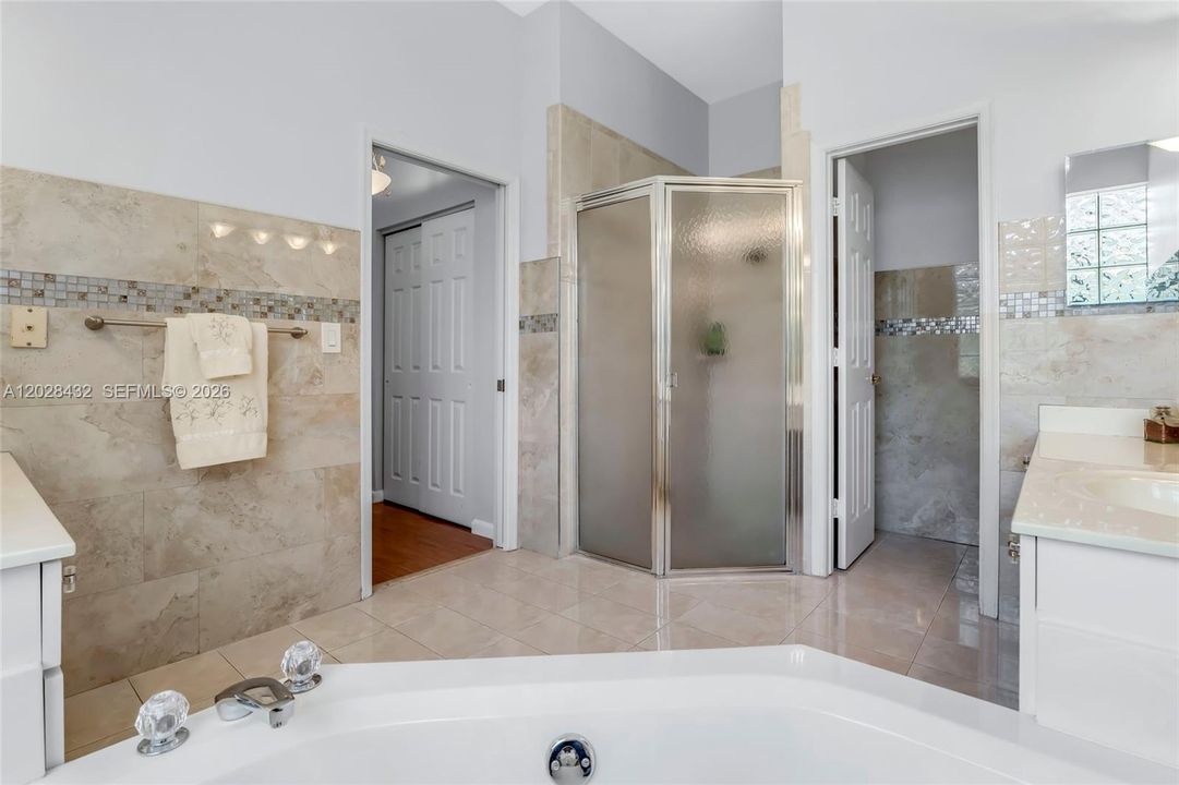 For Sale: $1,100,000 (5 beds, 3 baths, 2879 Square Feet)