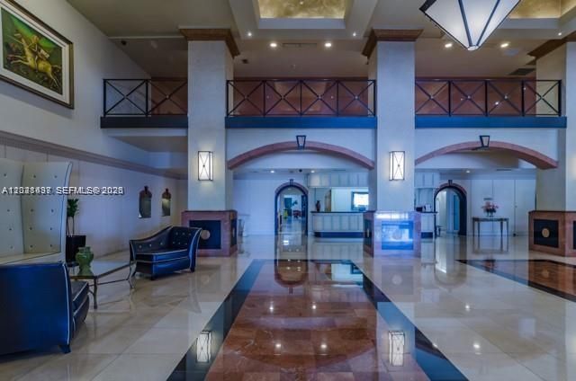 For Sale: $365,000 (1 beds, 1 baths, 800 Square Feet)