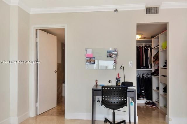 For Sale: $365,000 (1 beds, 1 baths, 800 Square Feet)