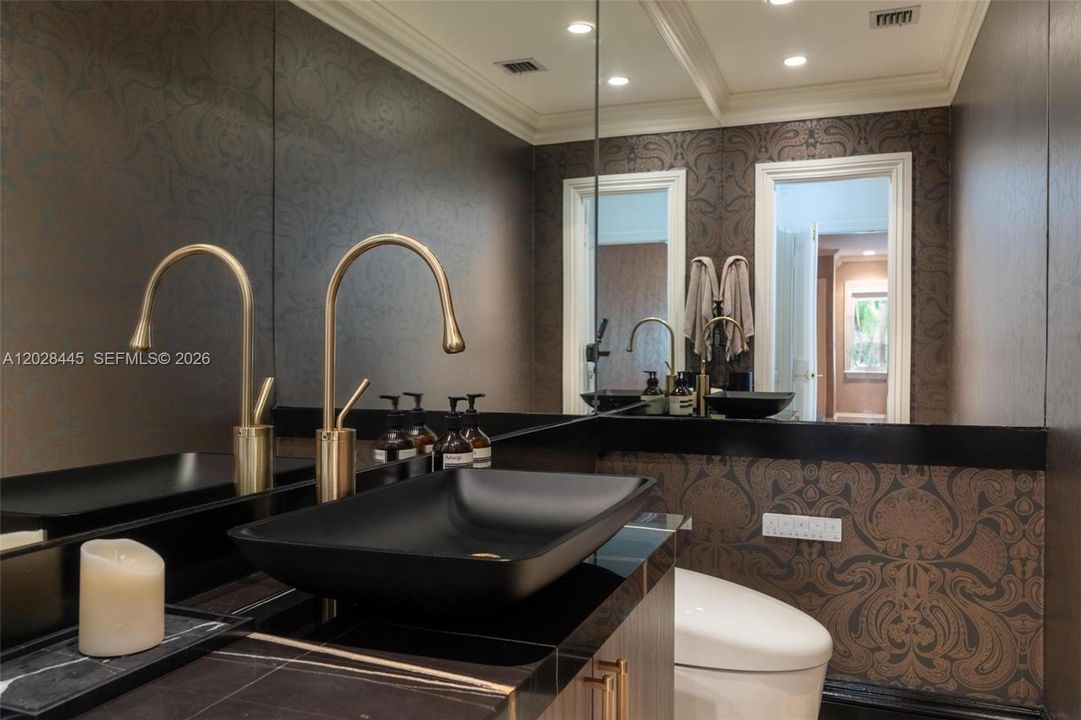 В аренду: $65,000 (6 спален, 6 ванн, 6599 Квадратных фут)