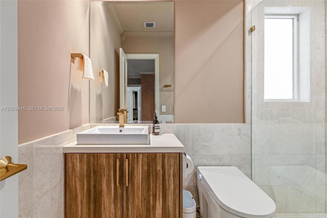 В аренду: $65,000 (6 спален, 6 ванн, 6599 Квадратных фут)