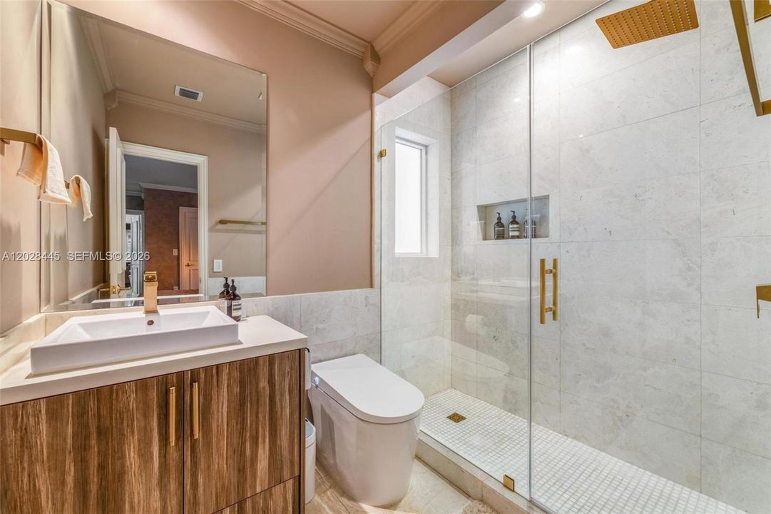 В аренду: $65,000 (6 спален, 6 ванн, 6599 Квадратных фут)
