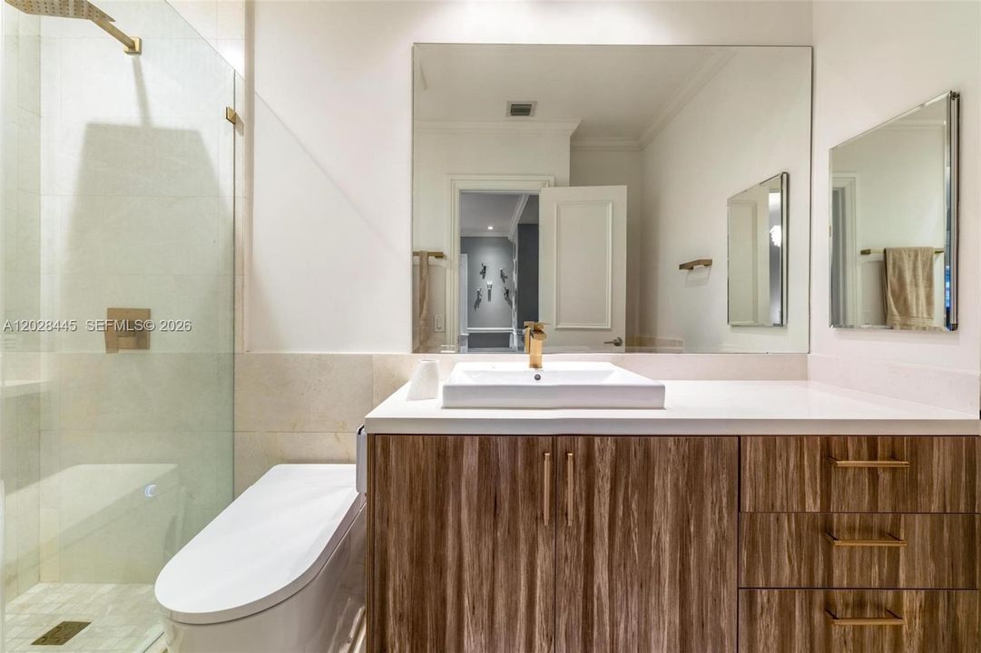В аренду: $65,000 (6 спален, 6 ванн, 6599 Квадратных фут)