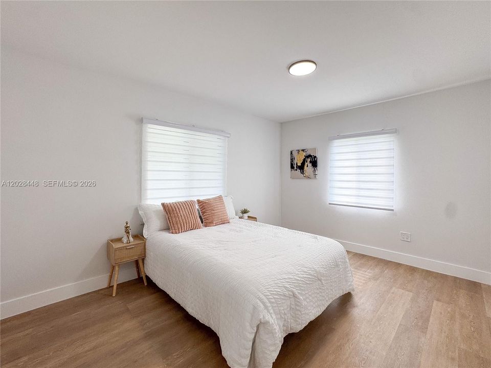 Active With Contract: $520,000 (3 beds, 2 baths, 1181 Square Feet)