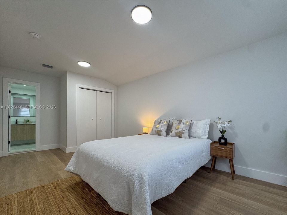Active With Contract: $520,000 (3 beds, 2 baths, 1181 Square Feet)