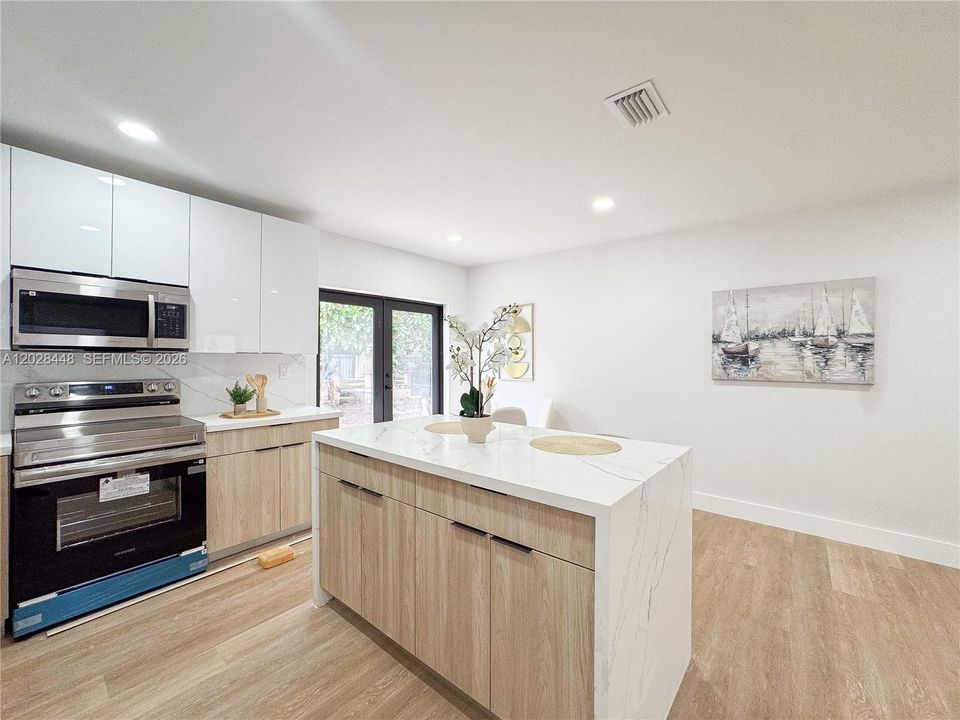 Active With Contract: $520,000 (3 beds, 2 baths, 1181 Square Feet)