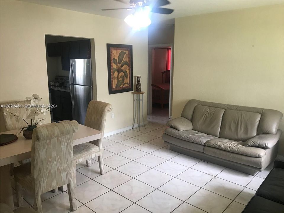 В аренду: $660 (2 спален, 1 ванн, 1500 Квадратных фут)