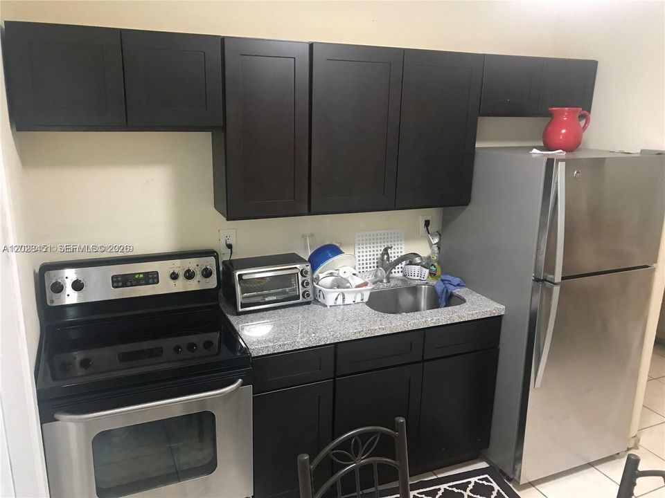 В аренду: $660 (2 спален, 1 ванн, 1500 Квадратных фут)