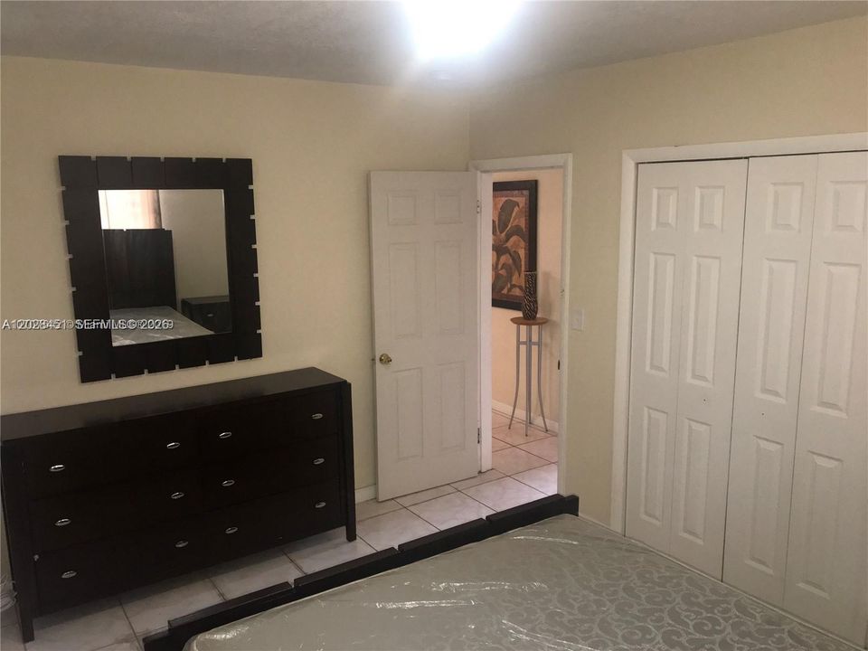 В аренду: $660 (2 спален, 1 ванн, 1500 Квадратных фут)