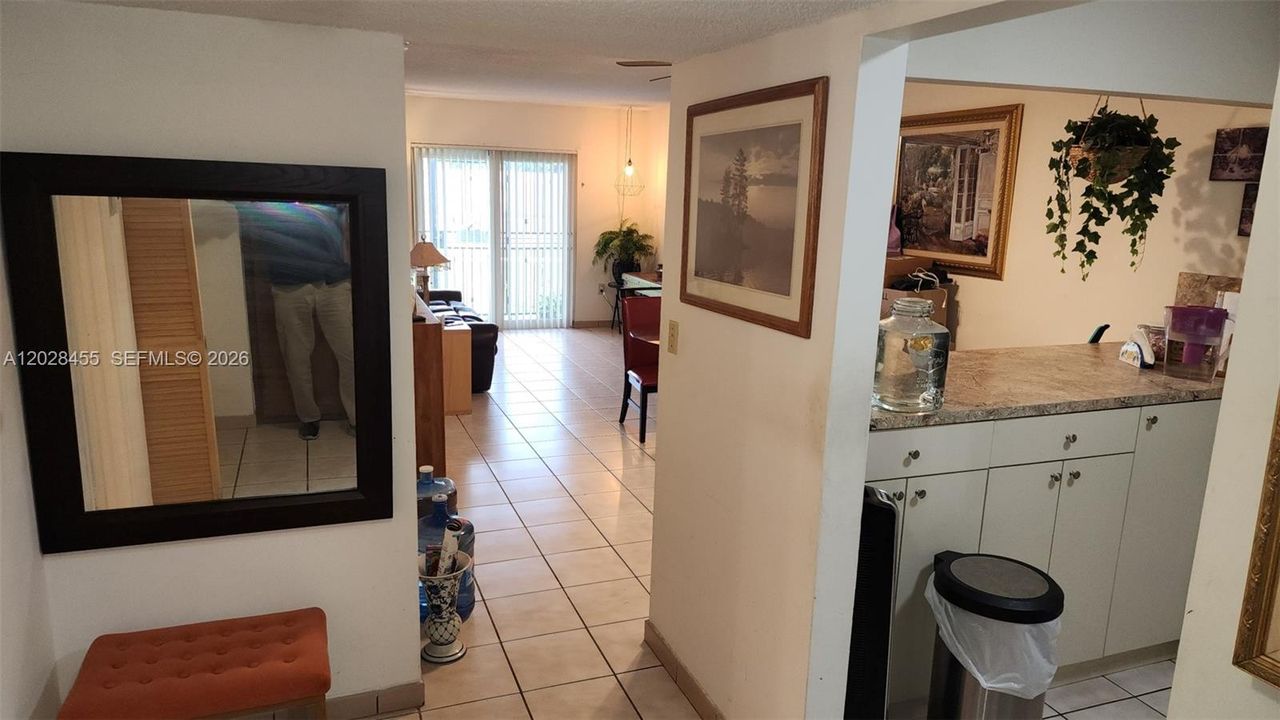 Recently Sold: $239,000 (1 beds, 1 baths, 730 Square Feet)