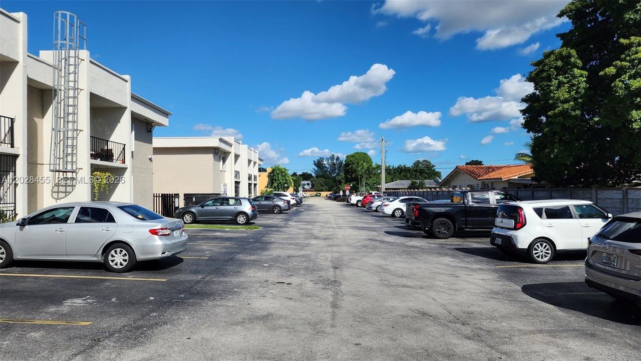 Recently Sold: $239,000 (1 beds, 1 baths, 730 Square Feet)