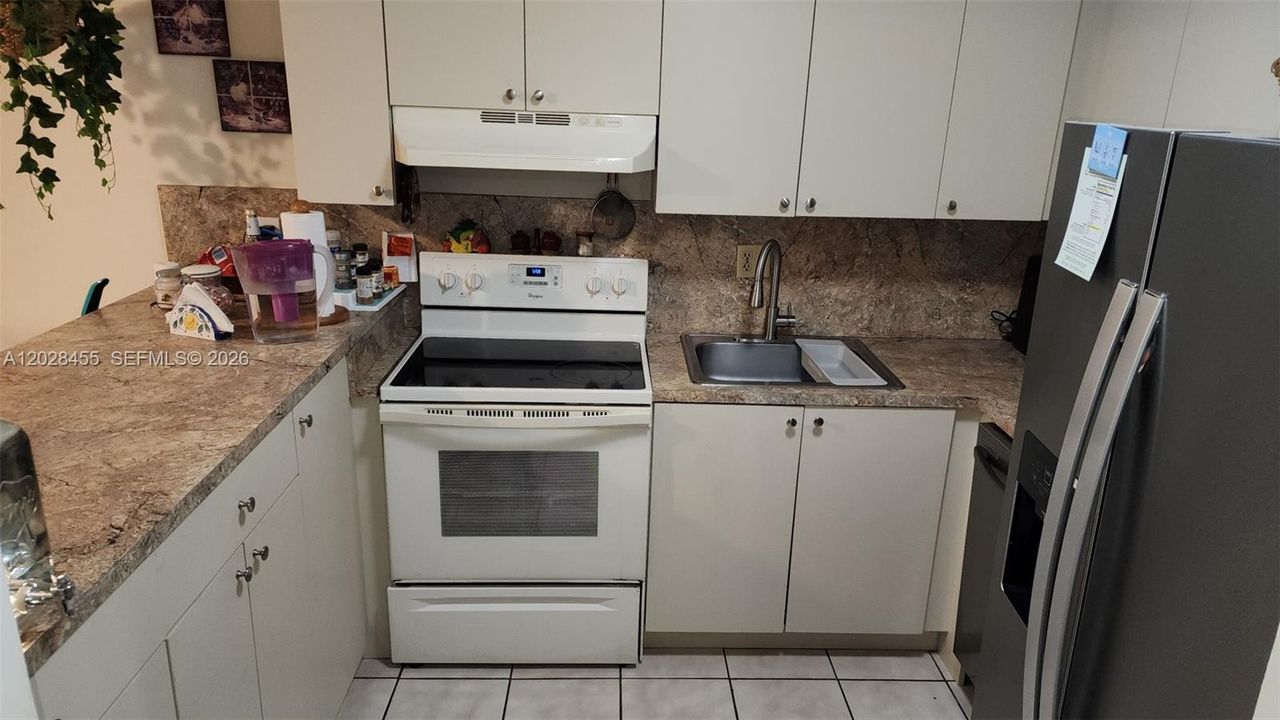 Recently Sold: $239,000 (1 beds, 1 baths, 730 Square Feet)