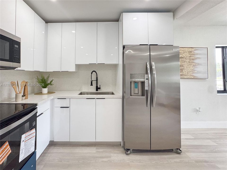 На продажу: $480,000 (4 спален, 3 ванн, 1650 Квадратных фут)