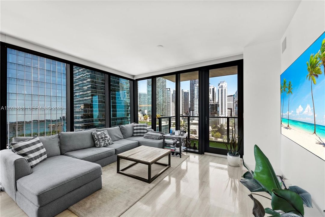 Active With Contract: $5,800 (1 beds, 1 baths, 787 Square Feet)