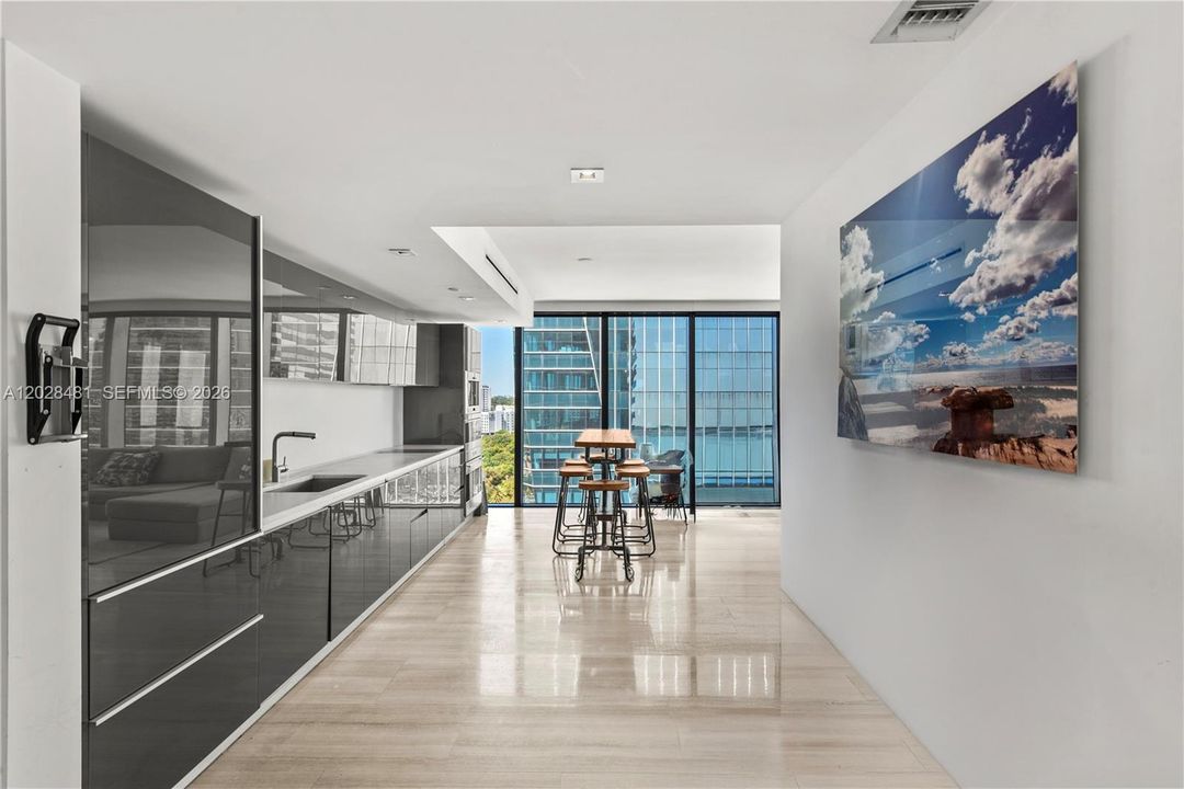 Active With Contract: $5,800 (1 beds, 1 baths, 787 Square Feet)