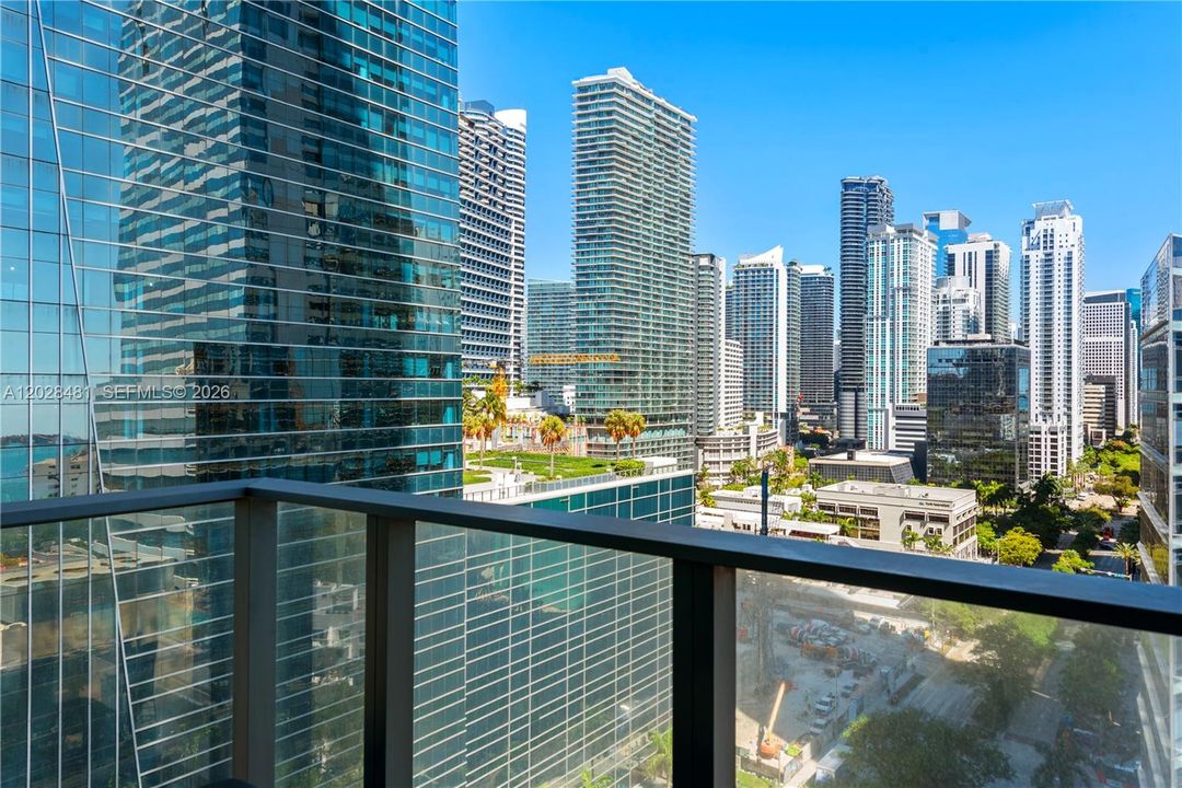 Active With Contract: $5,800 (1 beds, 1 baths, 787 Square Feet)