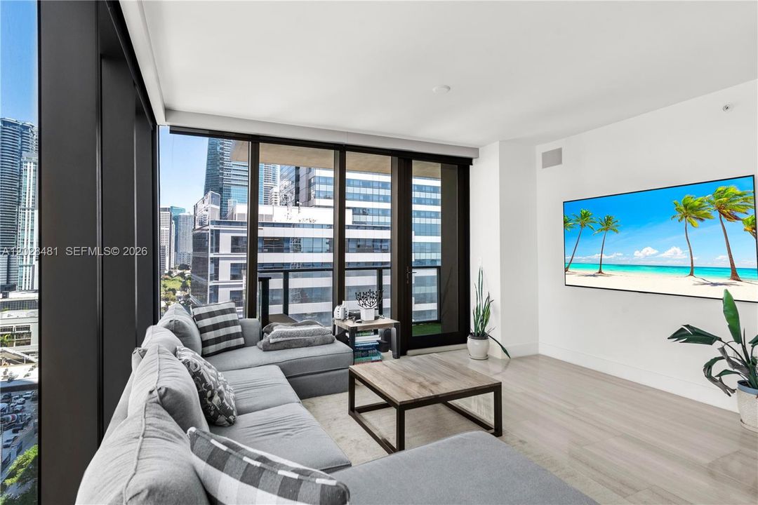 Active With Contract: $5,800 (1 beds, 1 baths, 787 Square Feet)