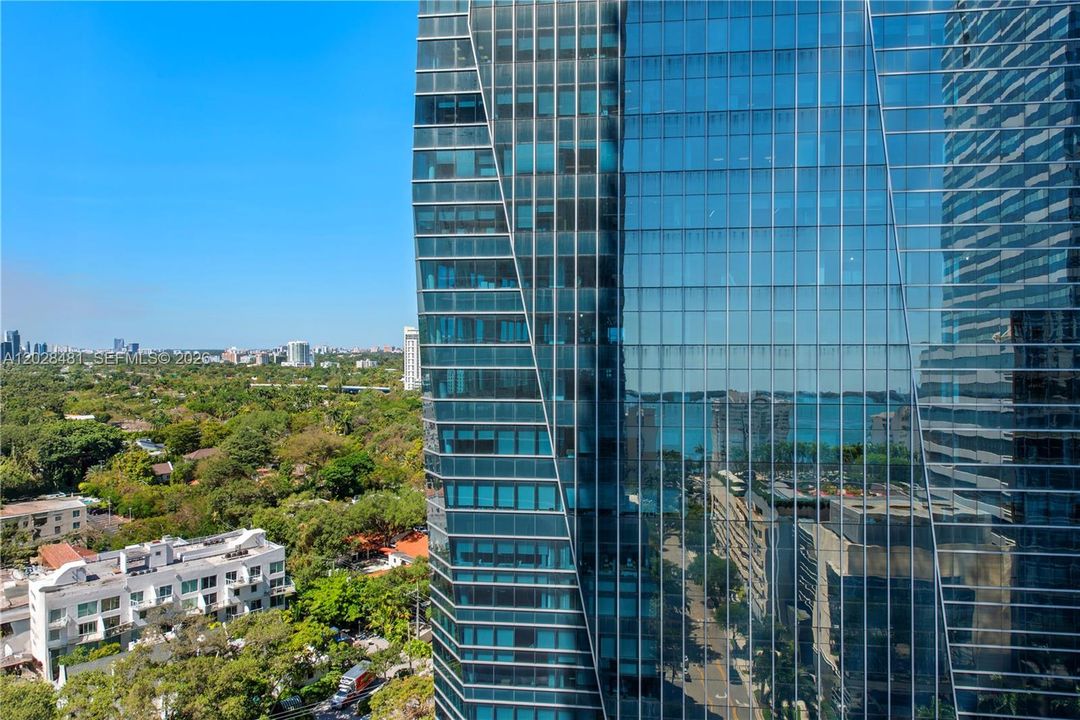Active With Contract: $5,800 (1 beds, 1 baths, 787 Square Feet)