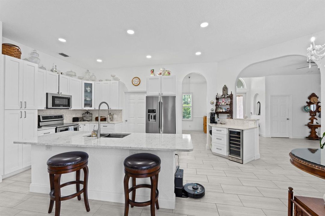 19-web-or-mls-A7407402