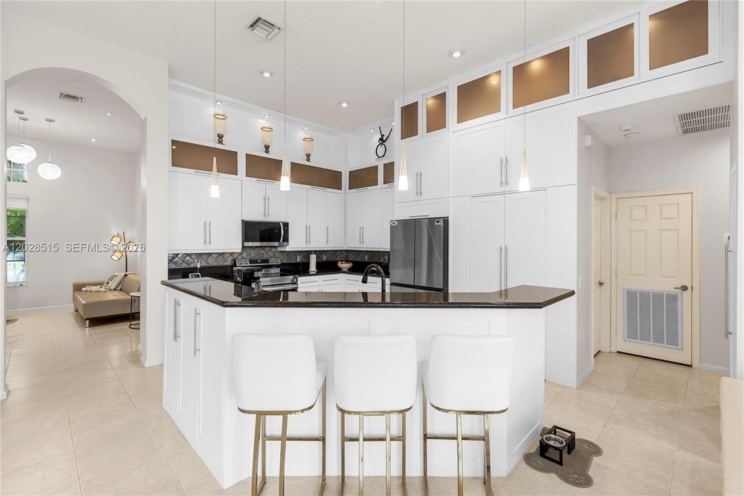 Active With Contract: $7,800 (4 beds, 2 baths, 2587 Square Feet)