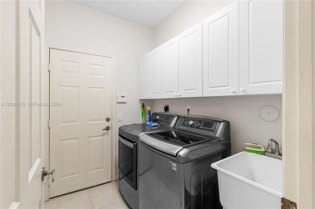 Active With Contract: $7,800 (4 beds, 2 baths, 2587 Square Feet)
