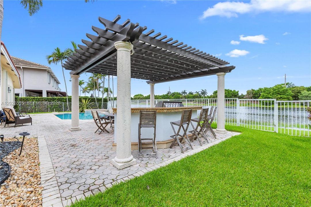 Active With Contract: $7,800 (4 beds, 2 baths, 2587 Square Feet)