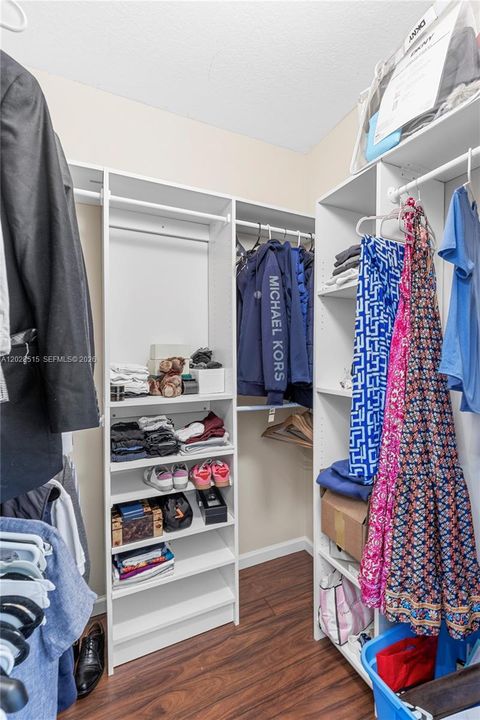 Active With Contract: $7,800 (4 beds, 2 baths, 2587 Square Feet)