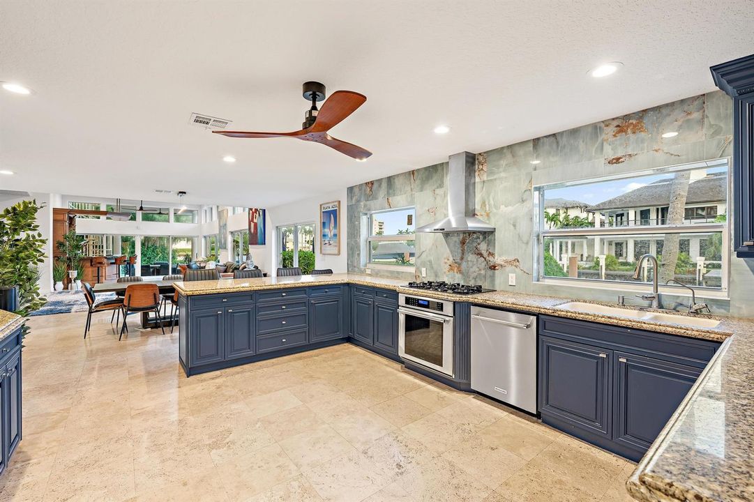 Kitchen 1 (2)