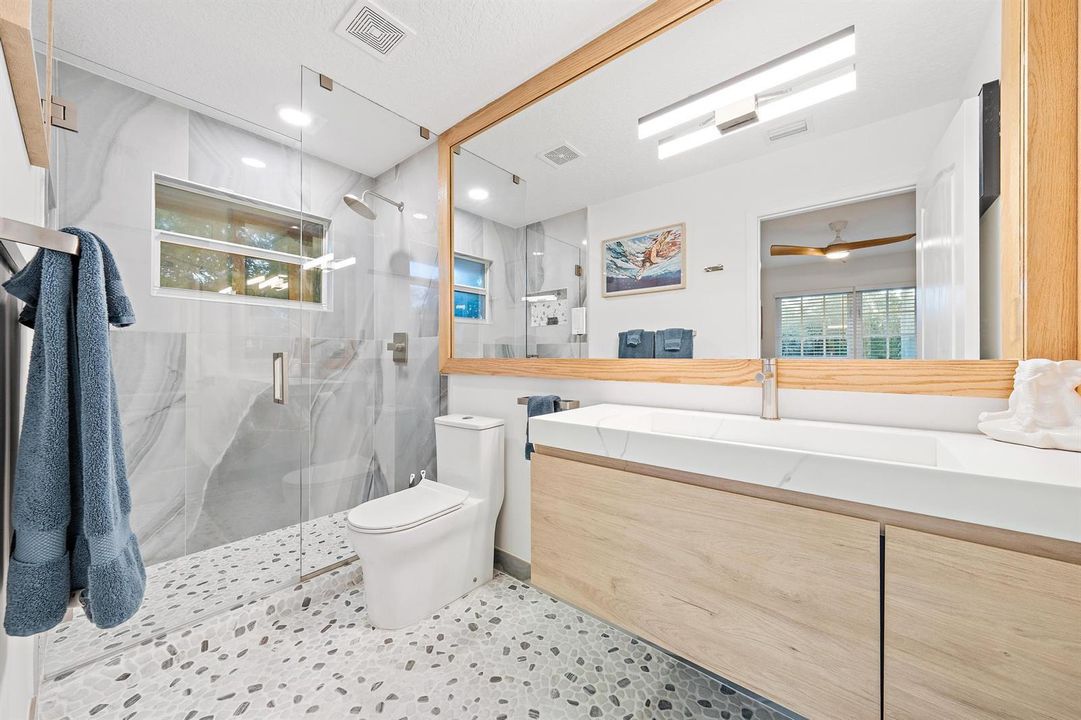 Guest Bathroom 3