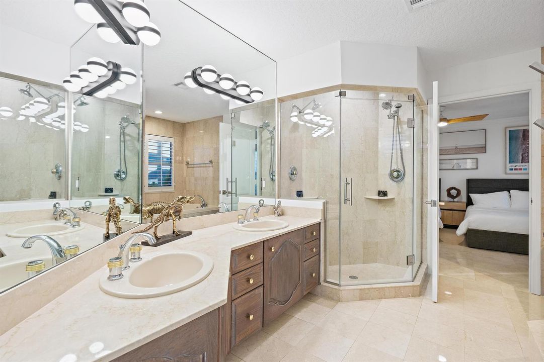 Guest Bathroom 2