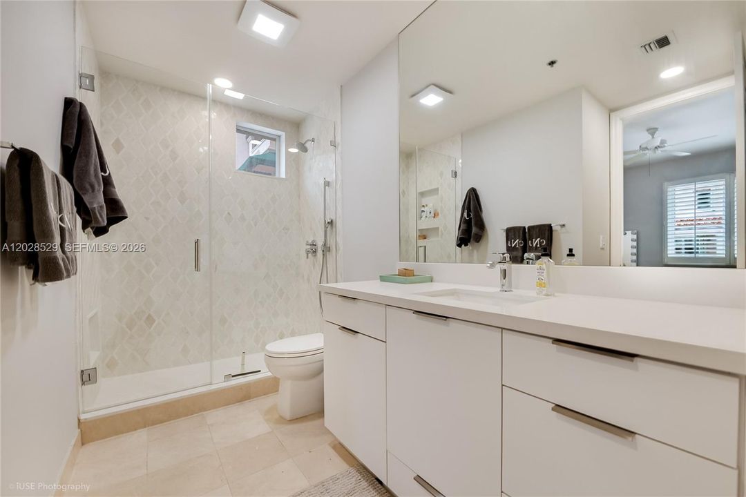 For Sale: $2,699,000 (4 beds, 4 baths, 4090 Square Feet)