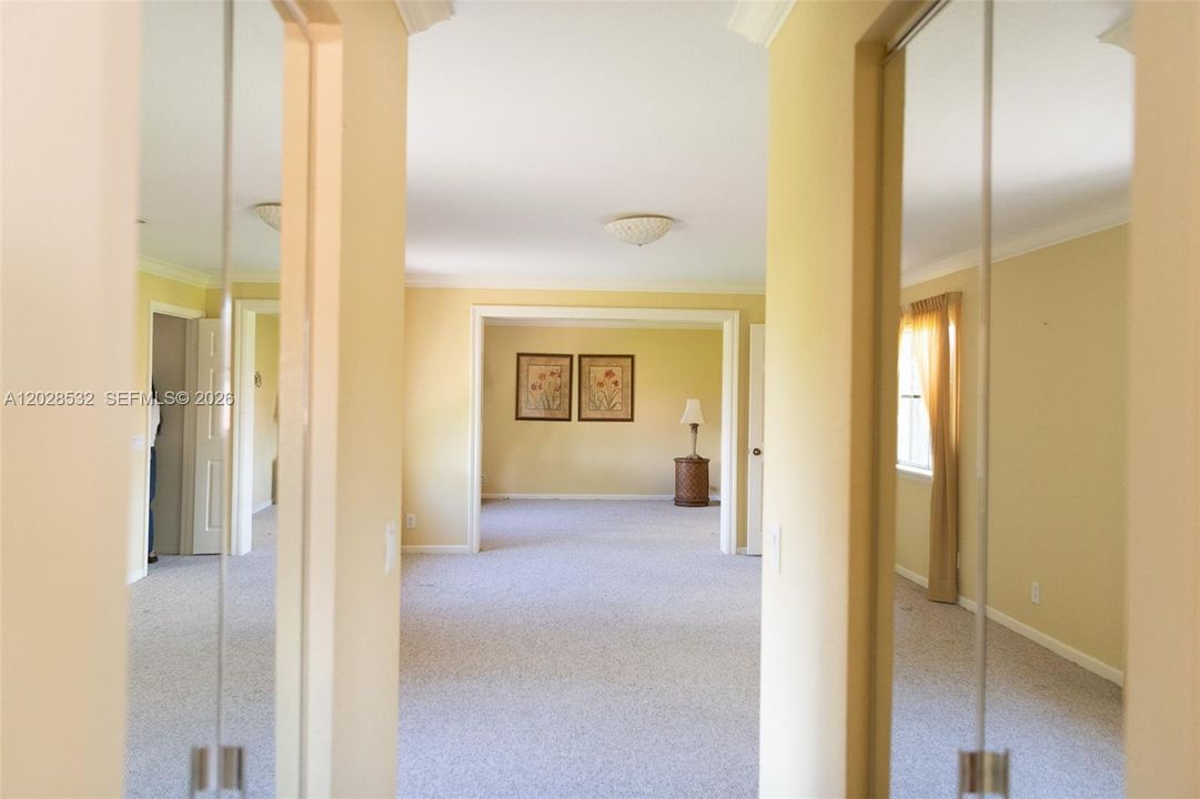 entrance to primary on suite