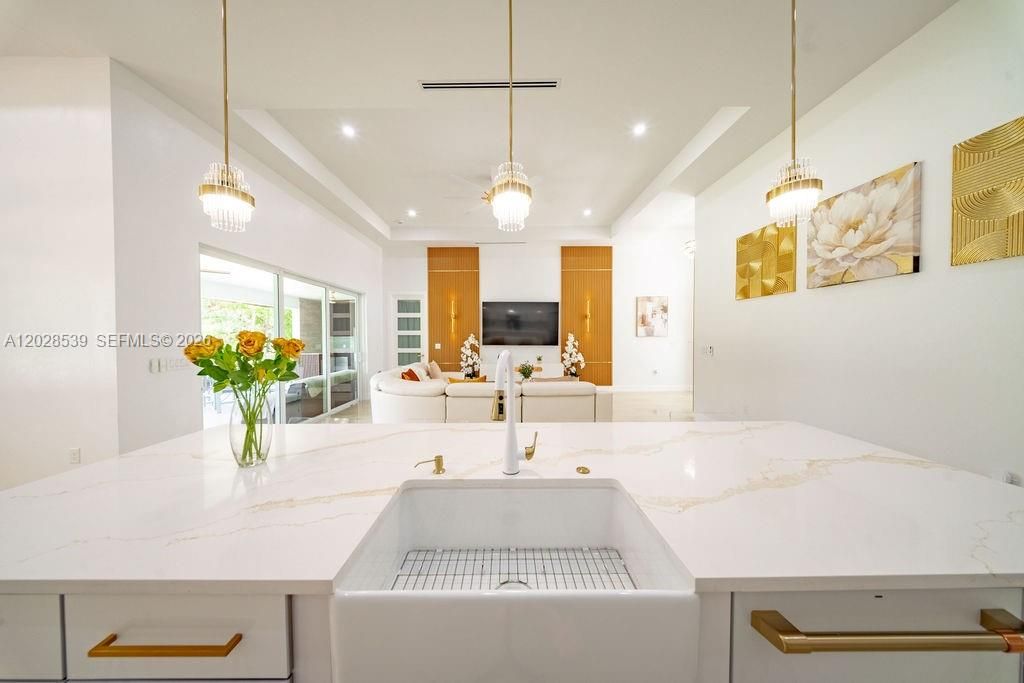 For Sale: $850,000 (4 beds, 3 baths, 2324 Square Feet)
