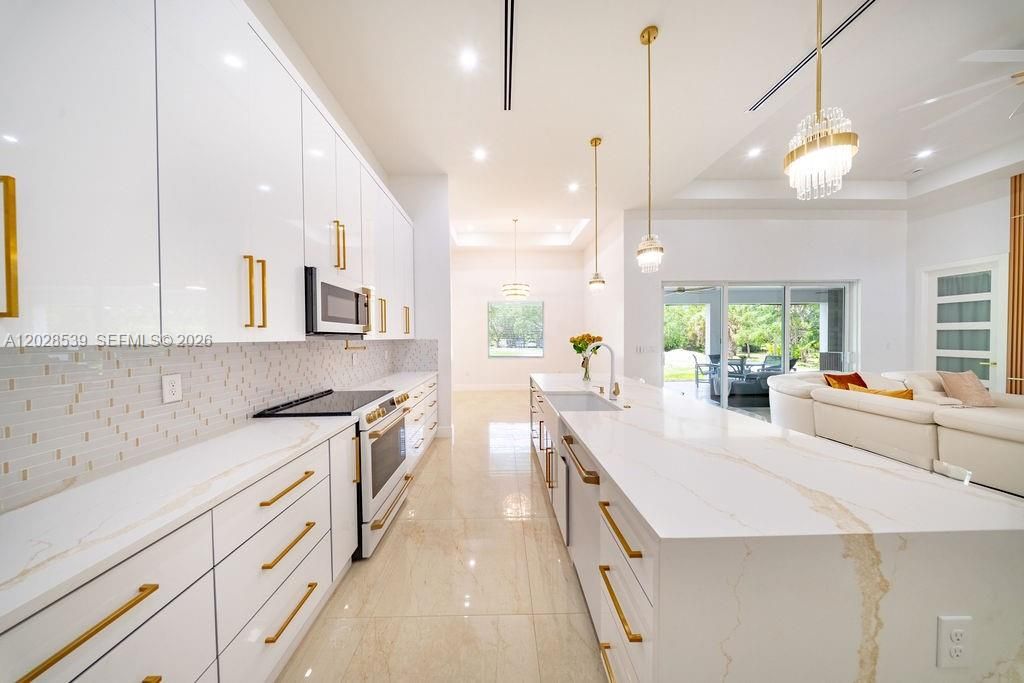 For Sale: $850,000 (4 beds, 3 baths, 2324 Square Feet)