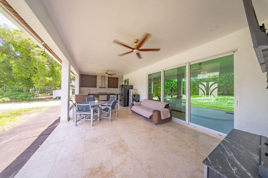 For Sale: $850,000 (4 beds, 3 baths, 2324 Square Feet)
