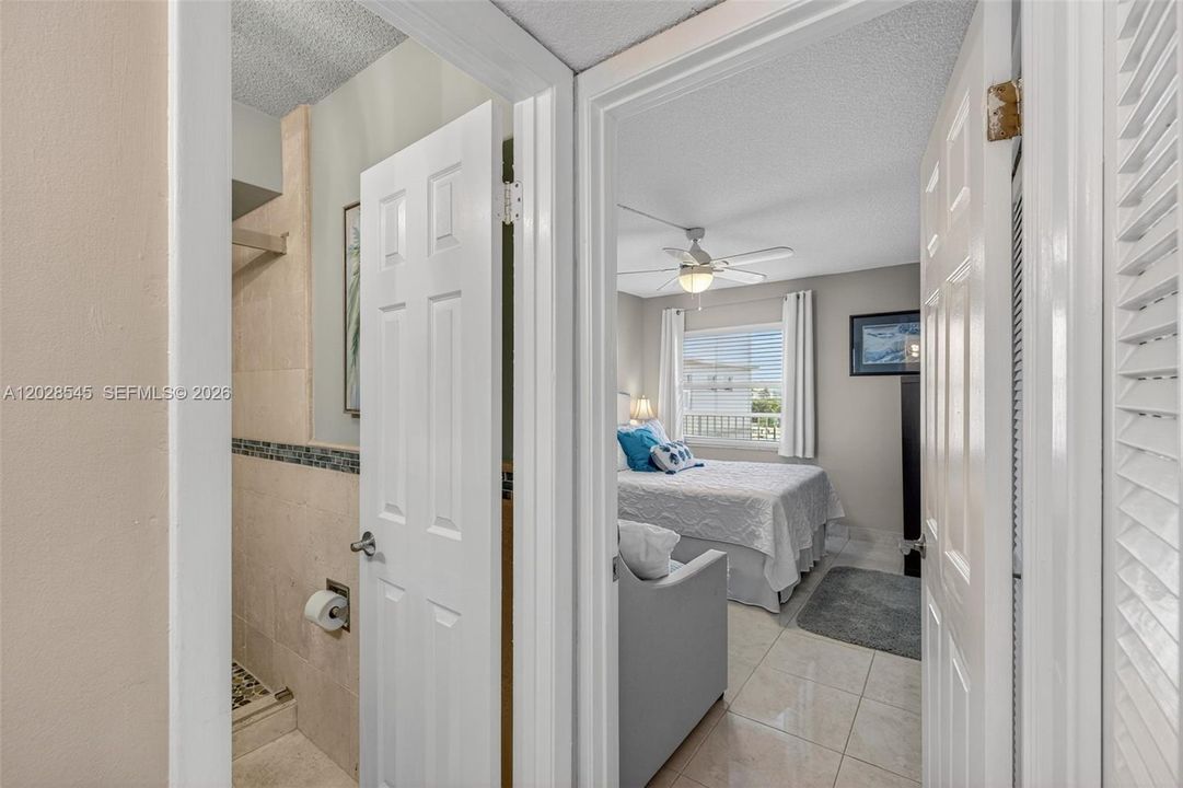 For Rent: $2,500 (1 beds, 2 baths, 900 Square Feet)