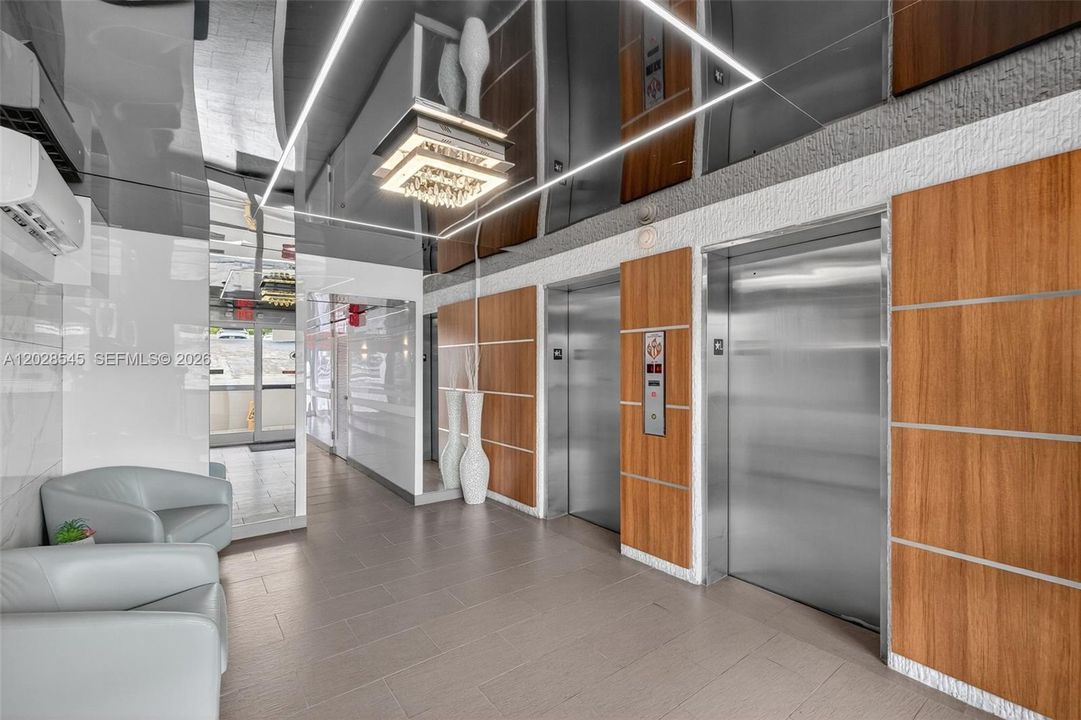 For Rent: $2,500 (1 beds, 2 baths, 900 Square Feet)