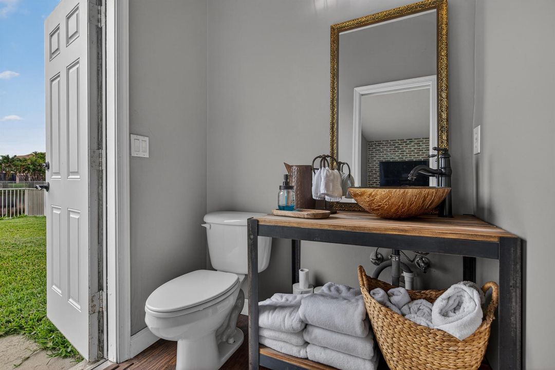 cabana 1/2 bath