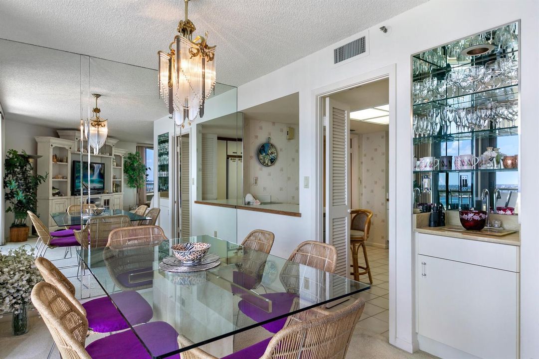 Dining + Bar + Kitchen_web.jpg tom