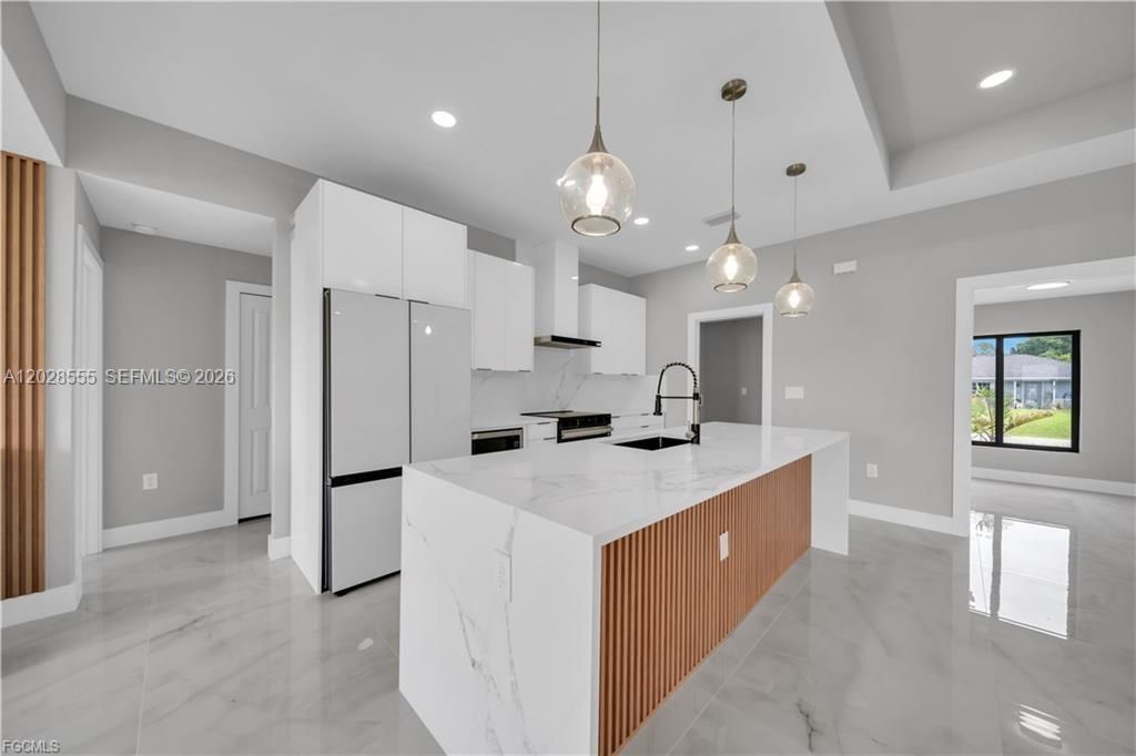 For Sale: $355,000 (3 beds, 2 baths, 1629 Square Feet)