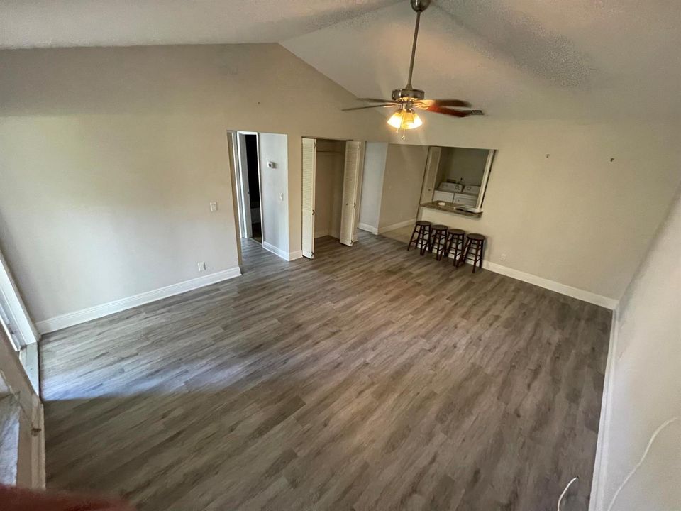 9073 Hobe Ridge Ave Living Room