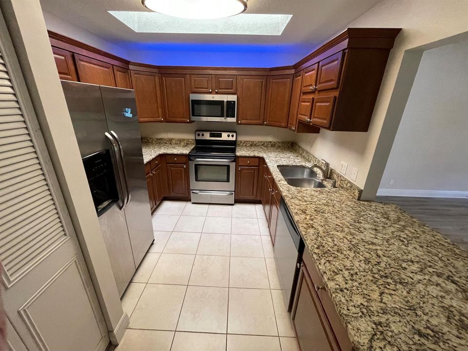 9073 Hobe Ridge Galley Kitchen