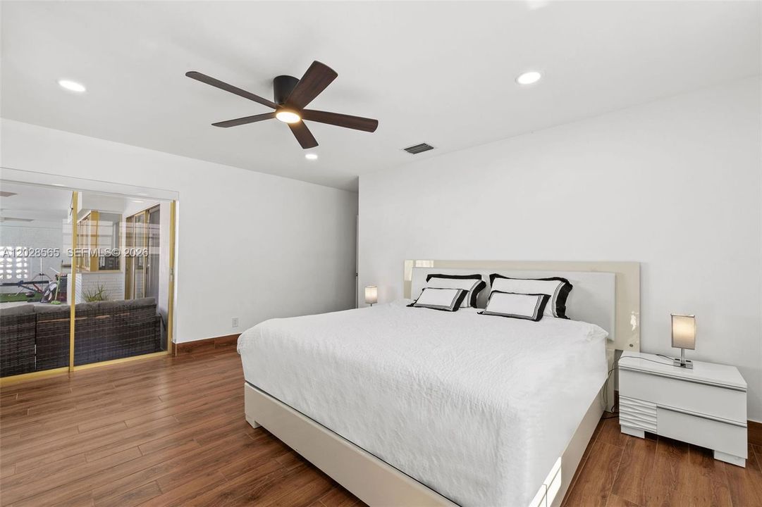 For Sale: $1,190,000 (4 beds, 2 baths, 1919 Square Feet)