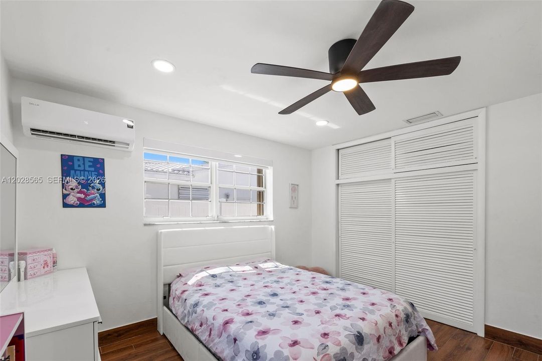For Sale: $1,190,000 (4 beds, 2 baths, 1919 Square Feet)